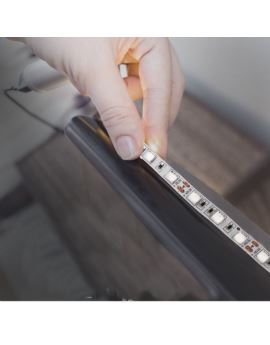 Taśma V-TAC SKU212122 VT-5050 60-IP20-11 3000K 11W